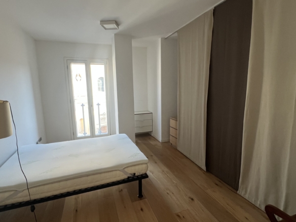 Corso V. Emanuele • App.to 85 mq con due balconi