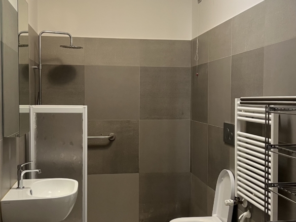 Corso V. Emanuele • App.to 85 mq con due balconi