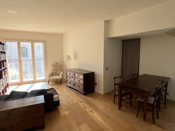 Corso V. Emanuele • App.to 85 mq con due balconi