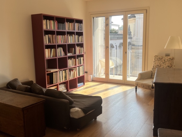 Corso V. Emanuele • App.to 85 mq con due balconi